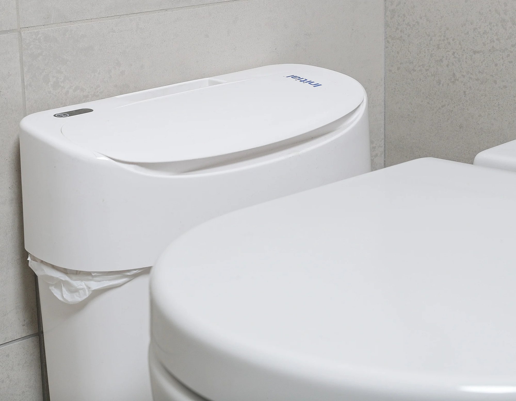Clean modern washroom cubicle with Signature FHU Unit Clean modern washroom cubicle with Signature FHU Unit